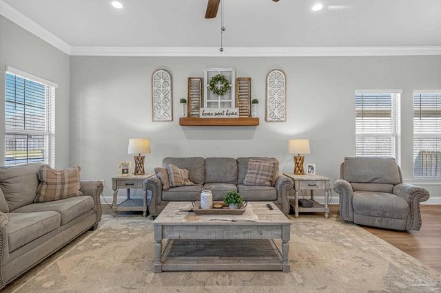 3223 Mountain Laurel Tr, Cantonment, FL 32533