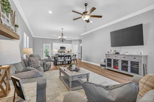 3223 Mountain Laurel Tr, Cantonment, FL 32533