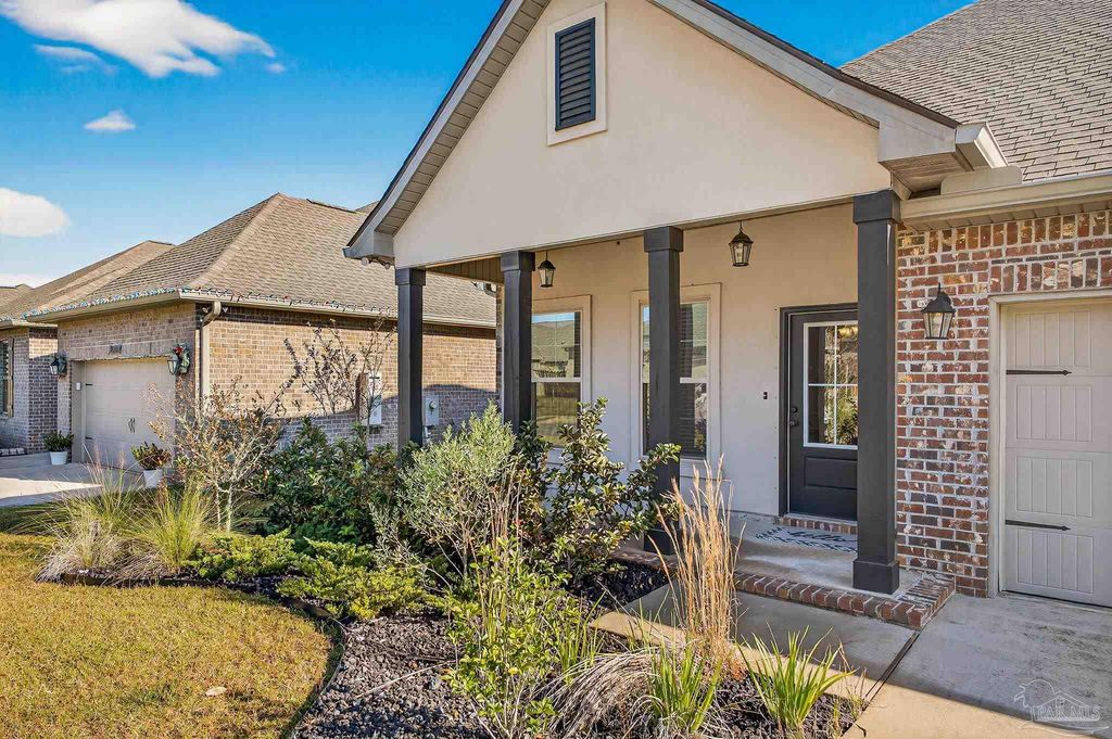 3223 Mountain Laurel Tr, Cantonment, FL 32533