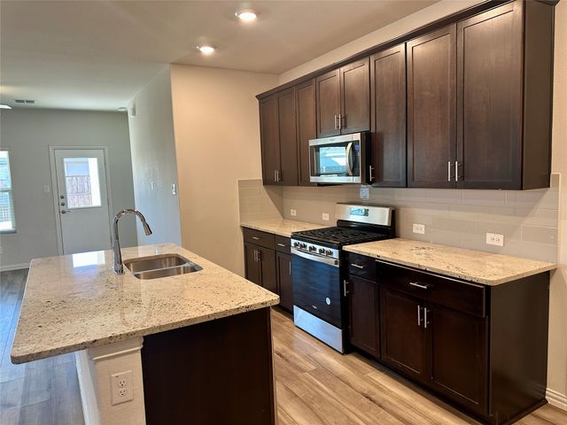 1636 Briar Hunt Drive, Forney, TX 75126