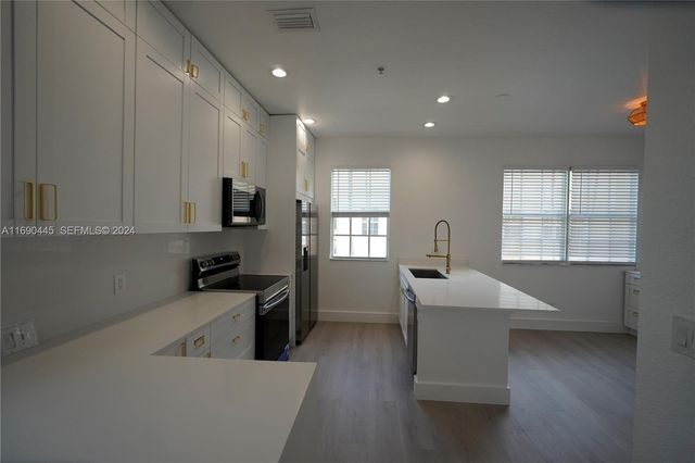 123 Harbors Way, Boynton Beach, FL 33435