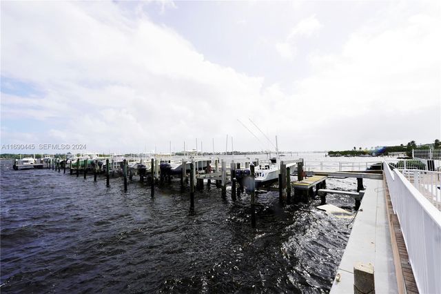 123 Harbors Way, Boynton Beach, FL 33435