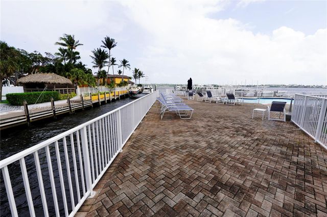 123 Harbors Way, Boynton Beach, FL 33435