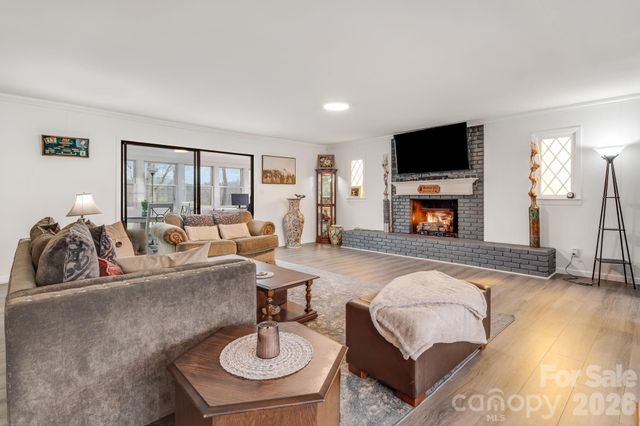 2203 Swiss Pine Lake Drive, Spruce Pine, NC 28777