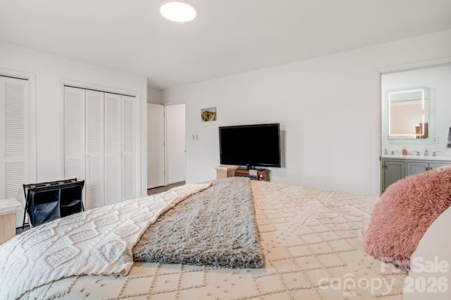 2203 Swiss Pine Lake Drive, Spruce Pine, NC 28777