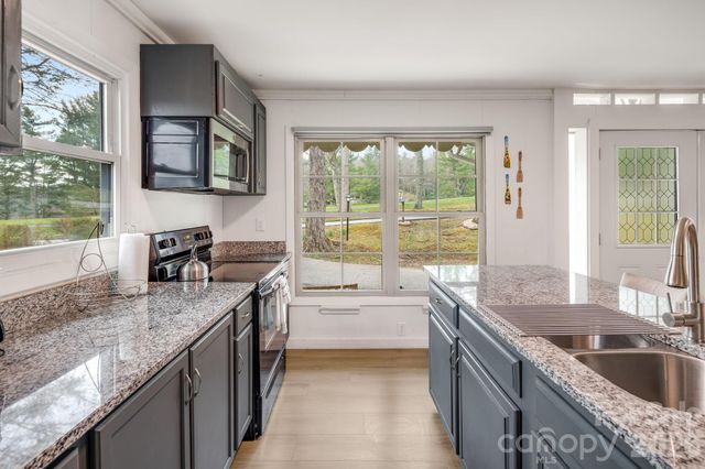 2203 Swiss Pine Lake Drive, Spruce Pine, NC 28777