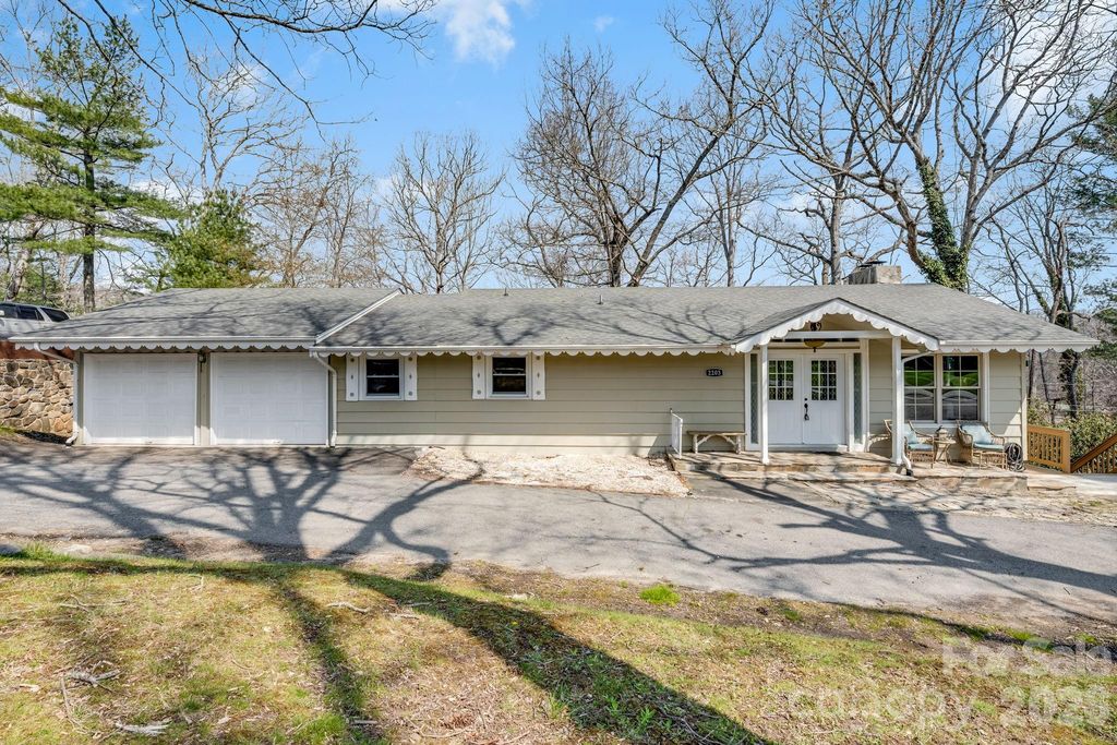 2203 Swiss Pine Lake Drive, Spruce Pine, NC 28777
