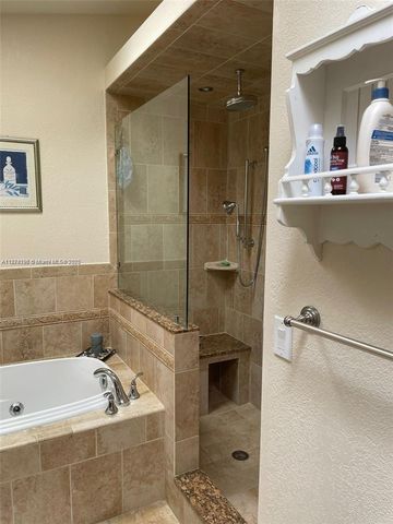 1095 Weeping Willow Way, Hollywood, FL 33019