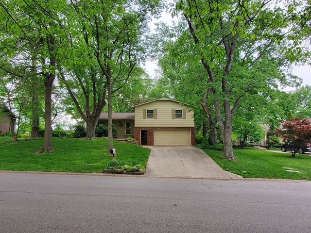103 N Lark Lane, Carbondale, IL 62901