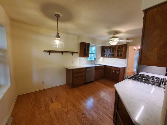 103 N Lark Lane, Carbondale, IL 62901