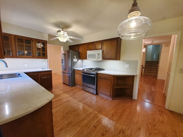 103 N Lark Lane, Carbondale, IL 62901