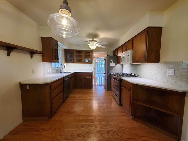 103 N Lark Lane, Carbondale, IL 62901