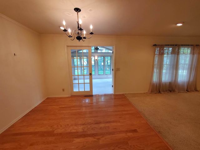 103 N Lark Lane, Carbondale, IL 62901