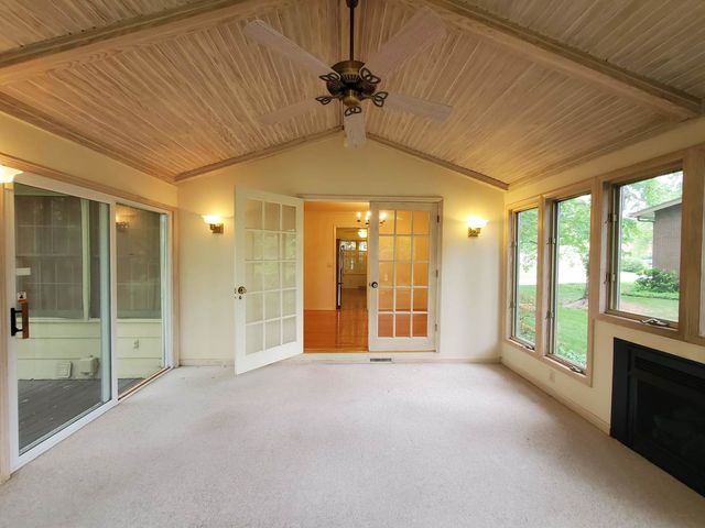 103 N Lark Lane, Carbondale, IL 62901