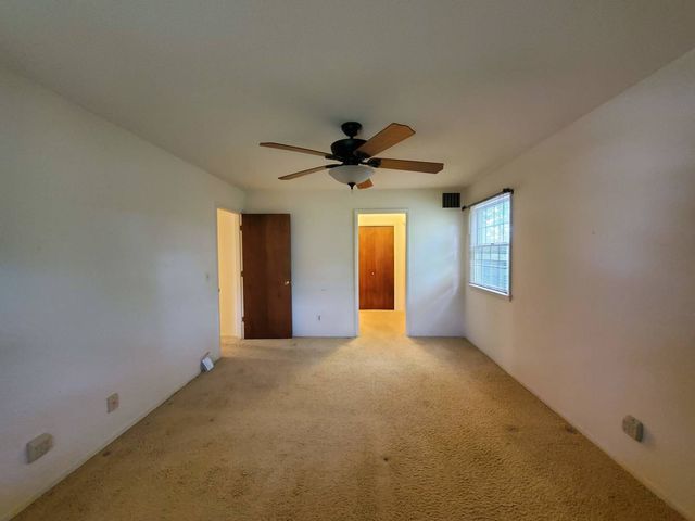 103 N Lark Lane, Carbondale, IL 62901