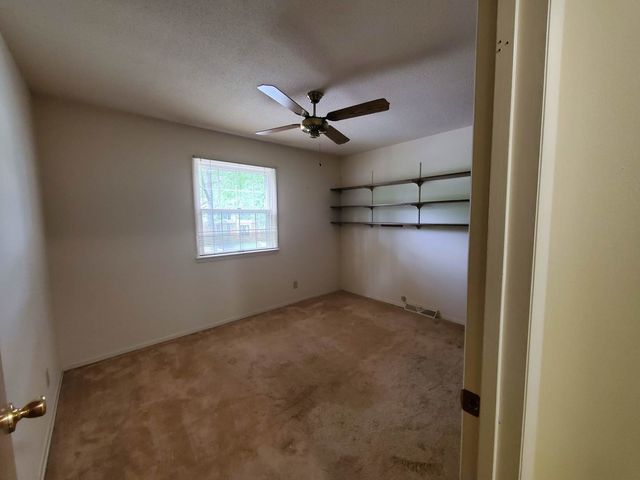 103 N Lark Lane, Carbondale, IL 62901