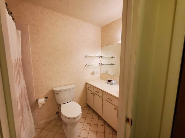 103 N Lark Lane, Carbondale, IL 62901