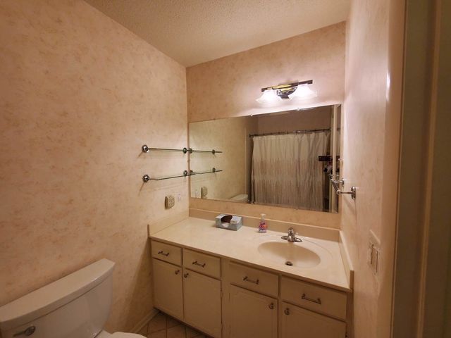 103 N Lark Lane, Carbondale, IL 62901