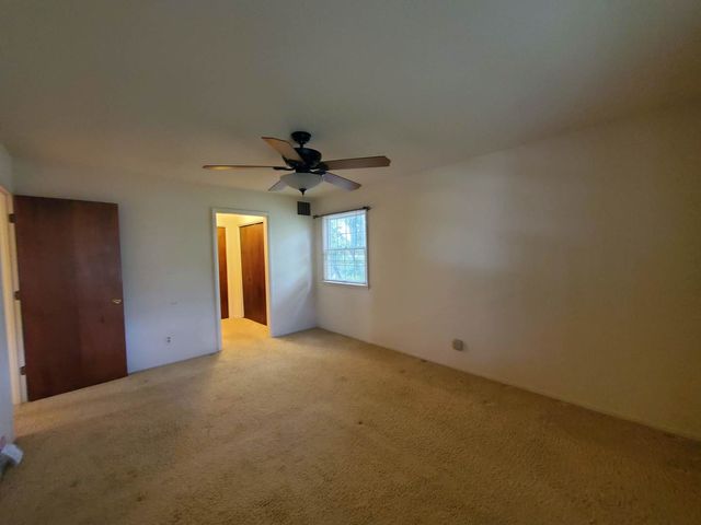 103 N Lark Lane, Carbondale, IL 62901