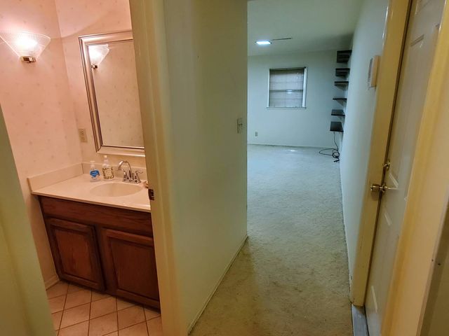 103 N Lark Lane, Carbondale, IL 62901