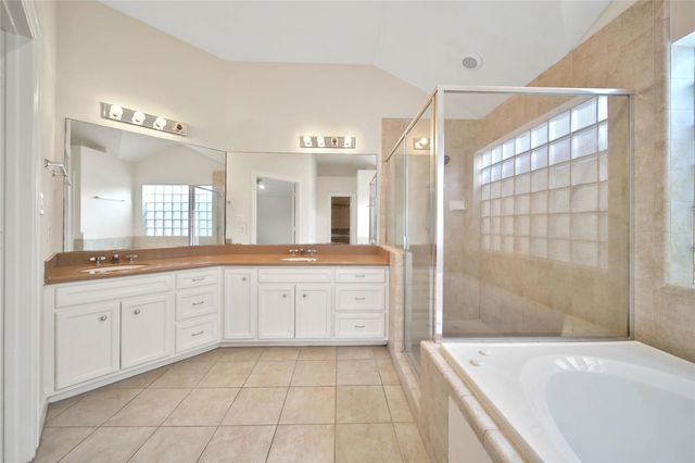 650 Westcross Street 78, Houston, TX 77018