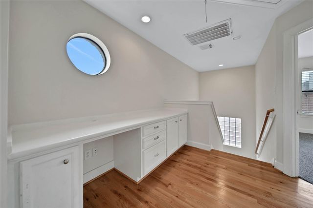 650 Westcross Street 78, Houston, TX 77018