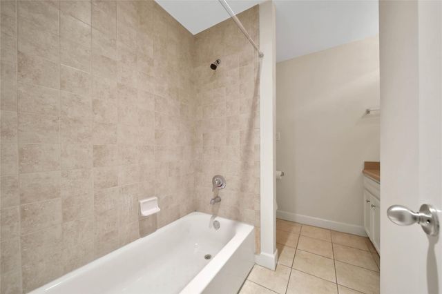 650 Westcross Street 78, Houston, TX 77018