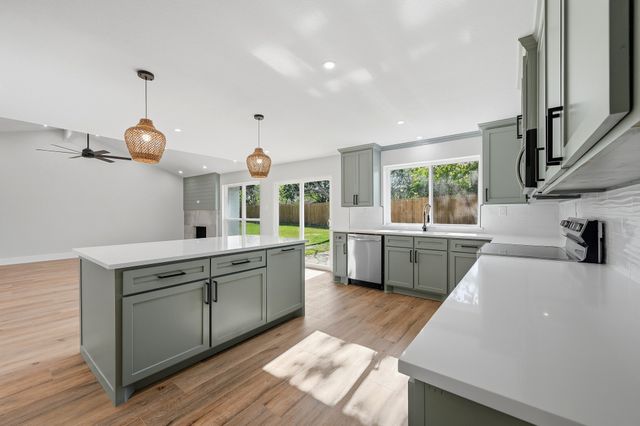 1710 Yorktown Drive, Arlington, TX 76014