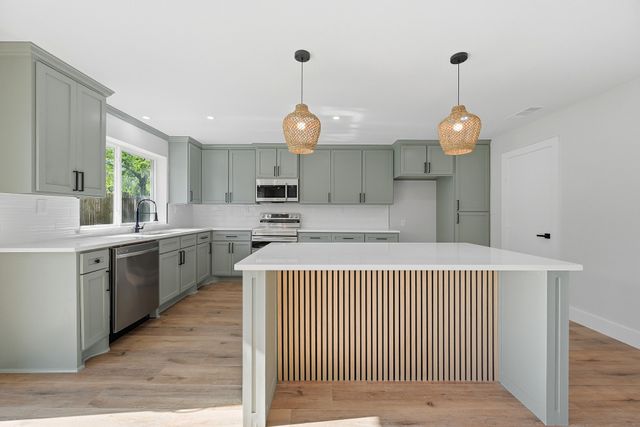 1710 Yorktown Drive, Arlington, TX 76014