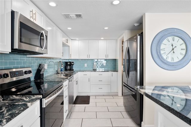 4242 Gulfbreeze Blvd 302, Corpus Christi, TX 78402