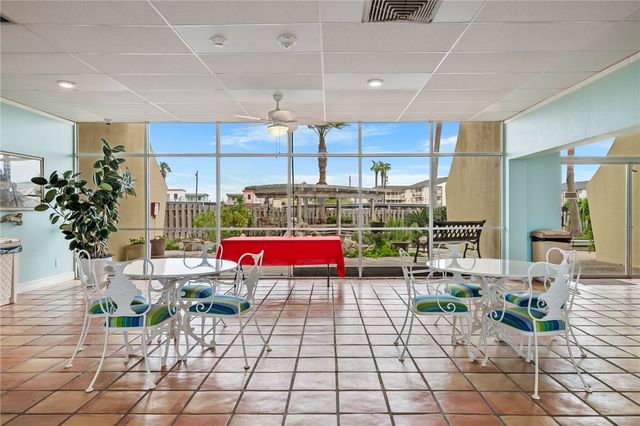 4242 Gulfbreeze Blvd 302, Corpus Christi, TX 78402