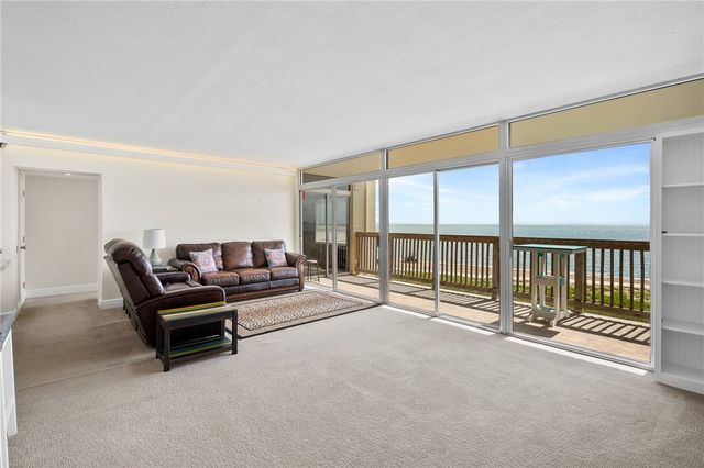 4242 Gulfbreeze Blvd 302, Corpus Christi, TX 78402