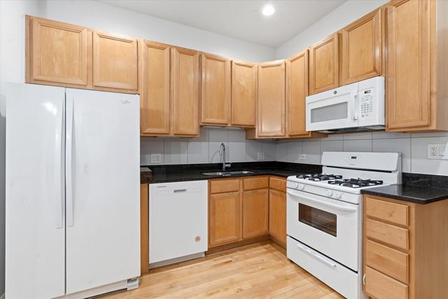 5739 N Winthrop Avenue 1, Chicago, IL 60660