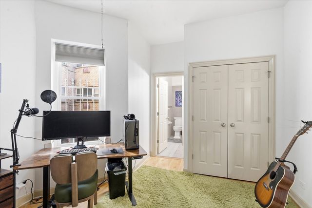 5739 N Winthrop Avenue 1, Chicago, IL 60660