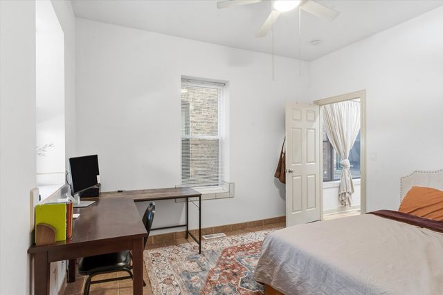 5739 N Winthrop Avenue 1, Chicago, IL 60660