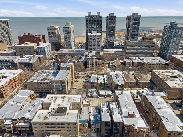 5739 N Winthrop Avenue 1, Chicago, IL 60660