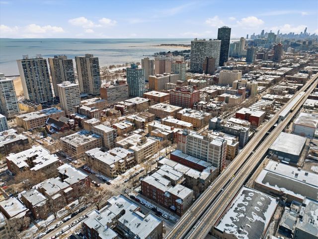 5739 N Winthrop Avenue 1, Chicago, IL 60660