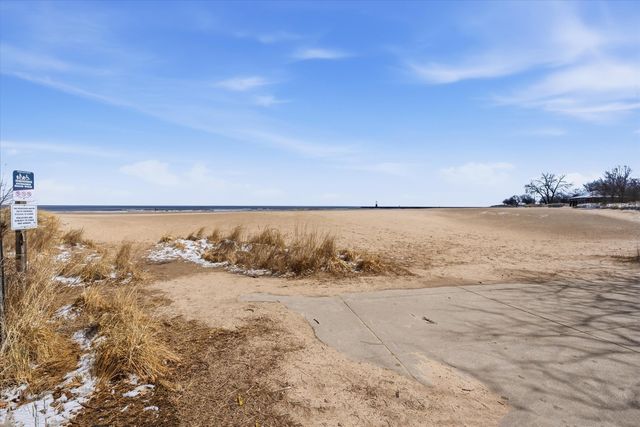 5739 N Winthrop Avenue 1, Chicago, IL 60660