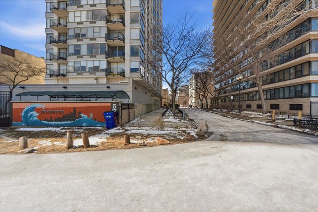 5739 N Winthrop Avenue 1, Chicago, IL 60660