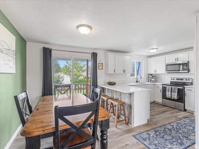 3040 W DON SALVADOR AVE, Taylorsville, UT 84129