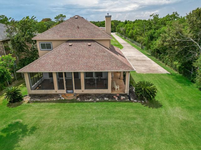 11610 Cedar Gully Road, Beach City, TX 77523
