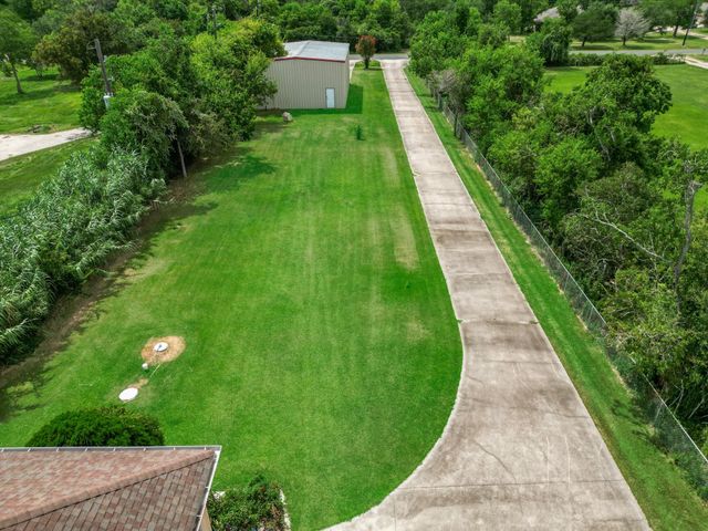 11610 Cedar Gully Road, Beach City, TX 77523