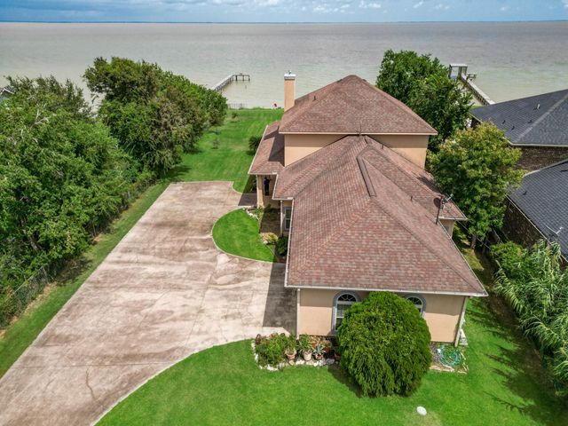 11610 Cedar Gully Road, Beach City, TX 77523