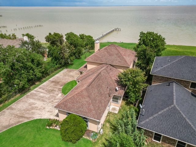 11610 Cedar Gully Road, Beach City, TX 77523
