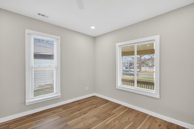 1231 S Topeka Ave, Wichita, KS 67211