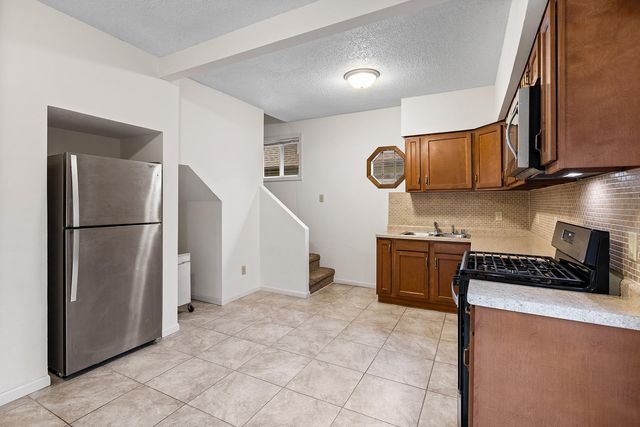 1027 5th Street E, Saint Paul, MN 55106