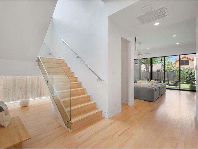 1912 Kipling Street, Houston, TX 77098