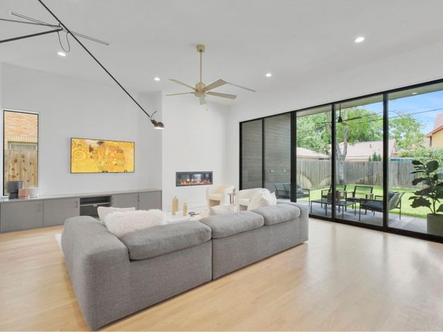 1912 Kipling Street, Houston, TX 77098