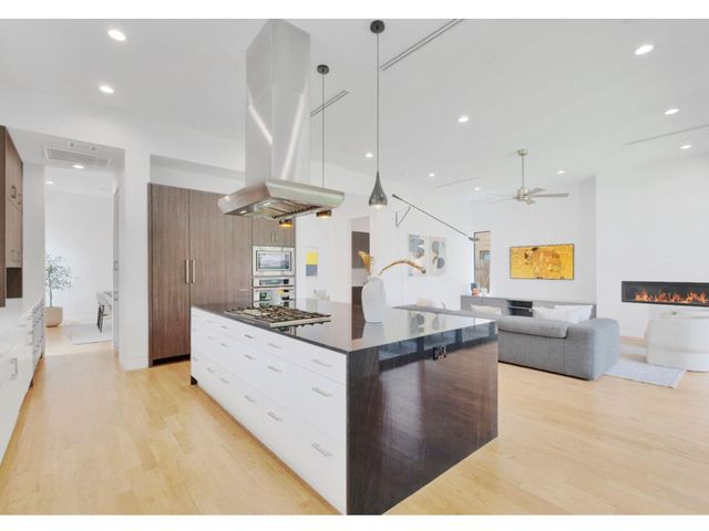 1912 Kipling Street, Houston, TX 77098