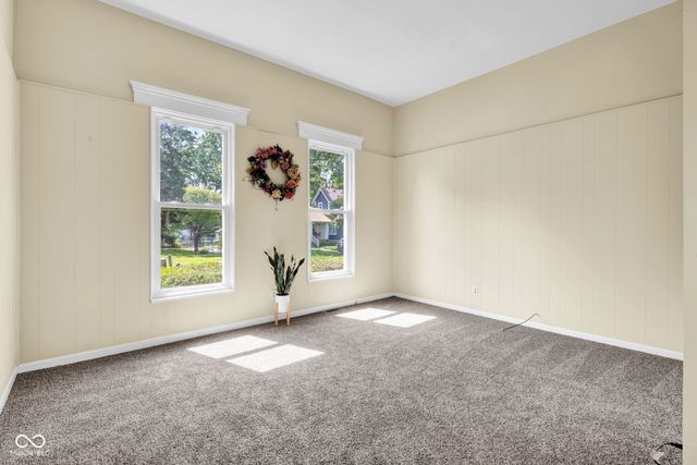 1617 Lafayette Avenue, Columbus, IN 47201